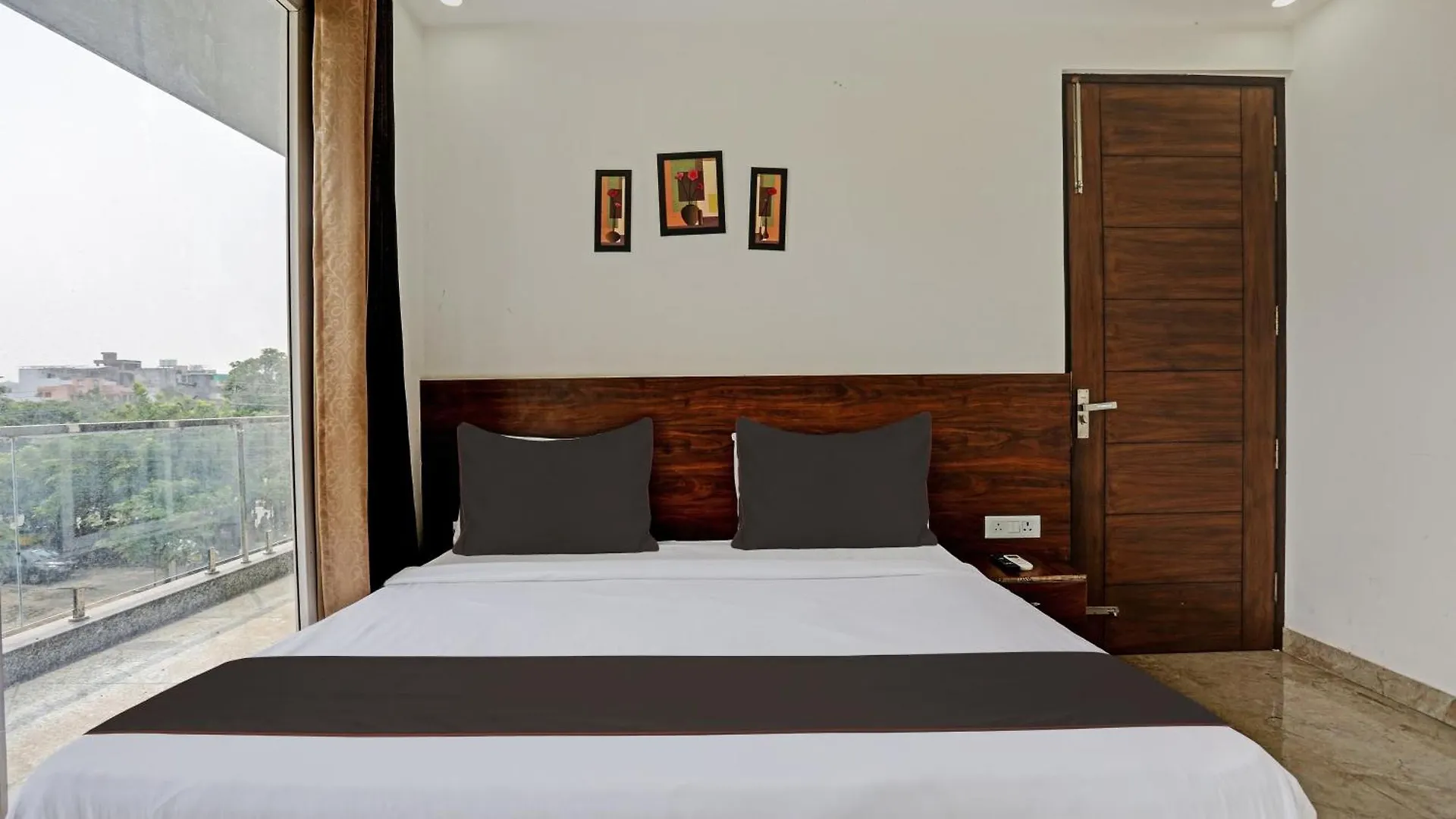 Hotel O Vikrant Residency Gurgaon