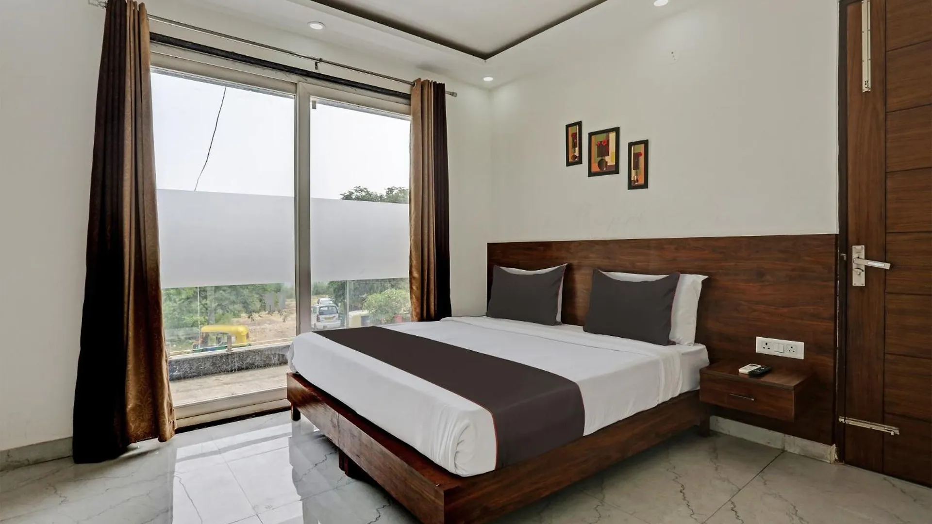 Hotel O Vikrant Residency Gurgaon