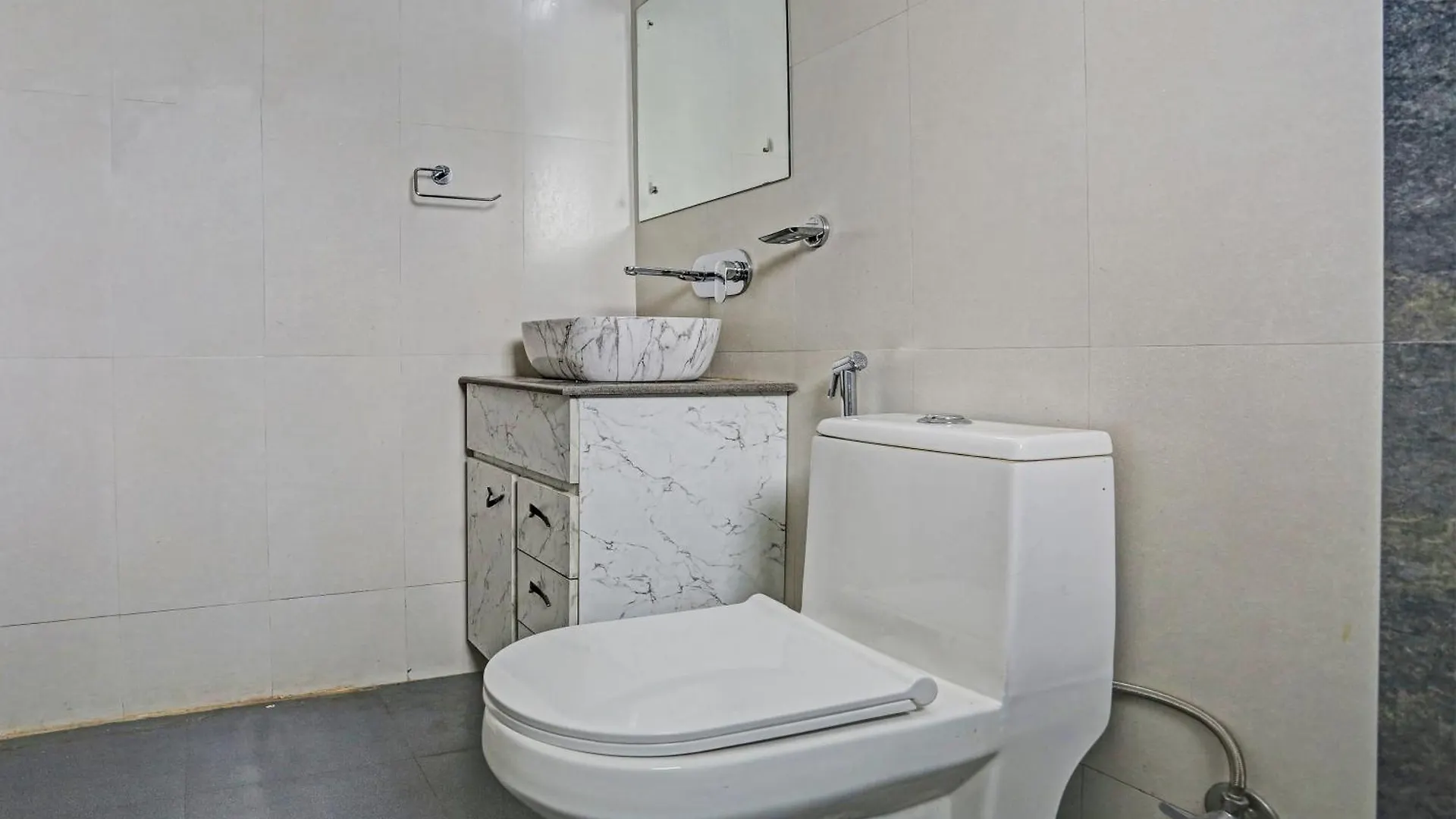 Hotel O Vikrant Residency Gurgaon India