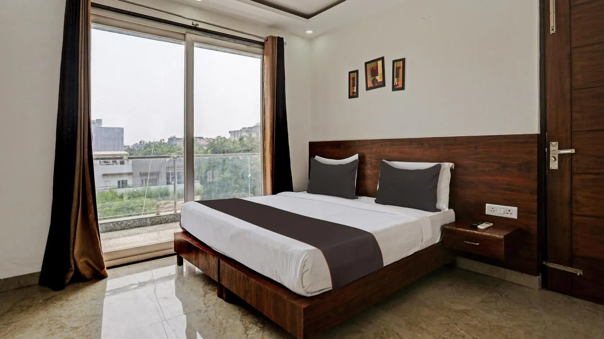 Hotel O Vikrant Residency Gurgaon India