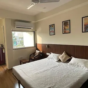 Hotel Downtown, Gurgaon