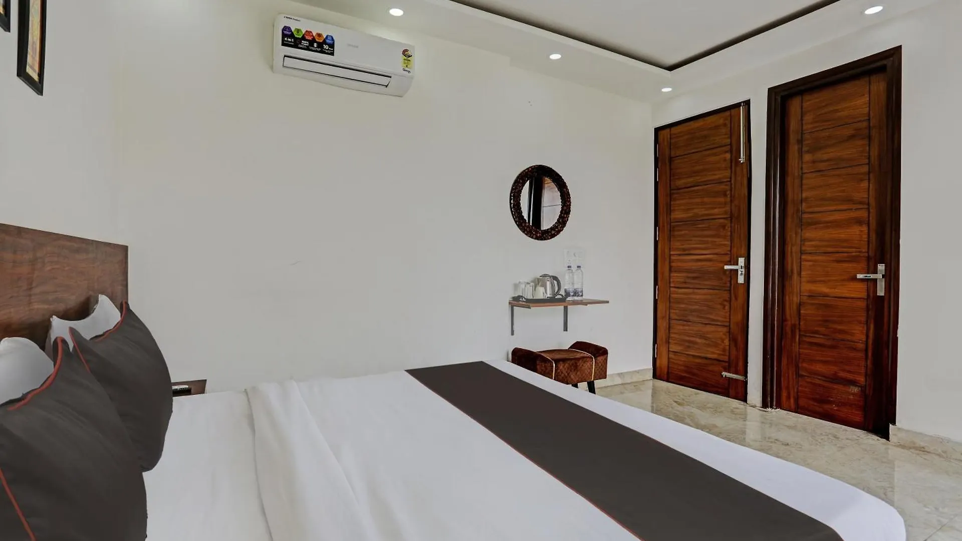 ***  Hotel O Vikrant Residency Gurgaon India